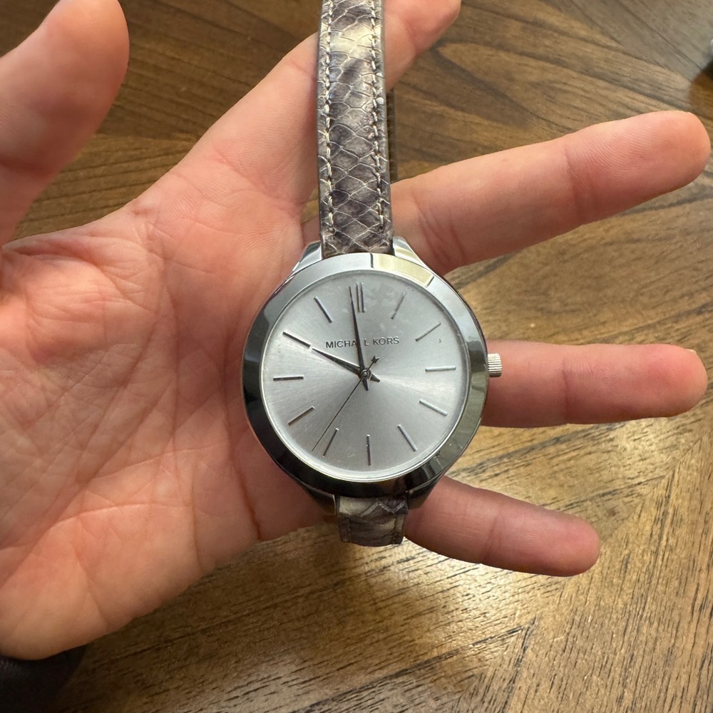 Michael Kors Watch - Picture 3 of 5